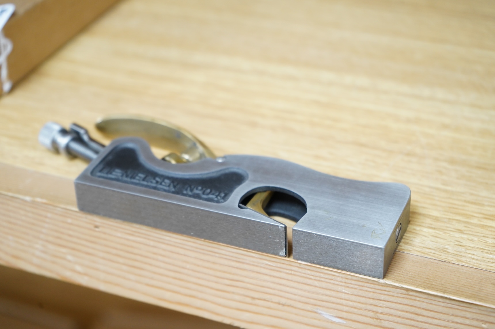 A boxed Lie-Nielsen Toolworks small shoulder plane (L-N 041) with paperwork